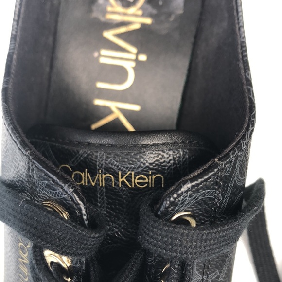 Calvin Klein ladies flats in and size 11. - Picture 3 of 9